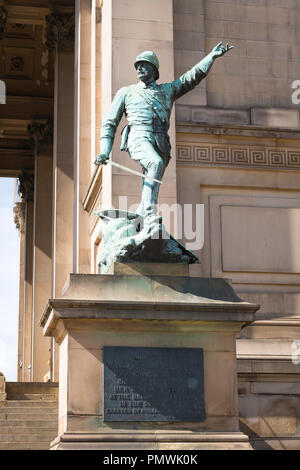 Liverpool Lime Street St Georges Hall Plateau Grad I neoklassischen Bronze Statue Skulptur Sockel 1854 Major General William Earle durch CB Birke gebaut Stockfoto