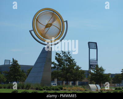 Frisco, Texas: Cowboy Welt HQ und National Soccer Hall of Fame und Frisco ISD Admin, Tech und HS, Vorteile Stockfoto