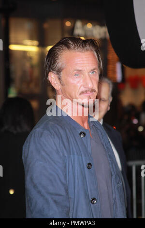 Sean Penn 01/07/2013 "Gangster Squad' Premiere am Grauman's Chinese Theater in Hollywood, CA Foto von Izumi Hasegawa/HNW/PictureLux gehalten Stockfoto