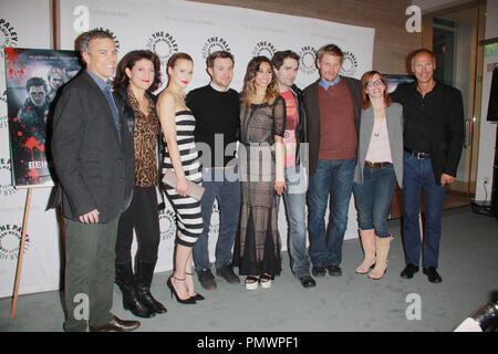 Mark Stern, Amy Aquino, Kristen Hager, Sam Huntington, Meaghan Rath, Sam Witwer, Mark Pellegrino, Anna Fricke, Dave Howe 01/08/2013 Die Paley Center für Medien präsentiert einen Abend mit SyFy des "Menschseins" Jahreszeit drei Premiere & Panel im Paley Center für Medien in Beverly Hills, CA Foto von Izumi Hasegawa/HNW/PictureLux gehalten Stockfoto