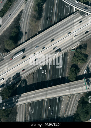 Luftaufnahme Autobahnen und Überführungen, Los Angeles, Kalifornien, USA Stockfoto