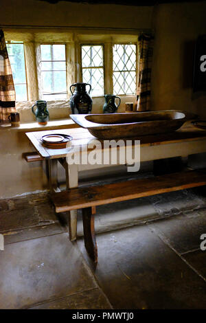 17. Jahrhundert Cottage - Stag Ende lange Haus Ryedale Folk Museum, Hutton le Hole, Yorkshire, Großbritannien Stockfoto