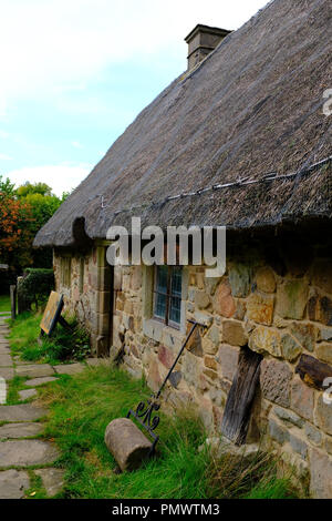 17. Jahrhundert Cottage - Stag Ende lange Haus Ryedale Folk Museum, Hutton le Hole, Yorkshire, Großbritannien Stockfoto