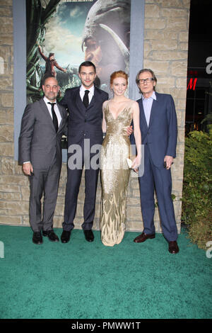 Stanley Tucci, Nicholas Hoult, Eleanor Tomlinson, Bill Nighy 02/26/2013 'Jack der Riese Slayer 'Premiere gehalten an TCL Chinese Theatre in Hollywood, CA Foto von Izumi Hasegawa/HNW/PictureLux Stockfoto