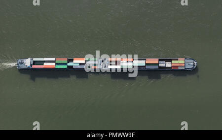 Luftaufnahme container Schiff auf dem Meer Stockfoto