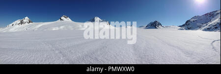 Sonnige, schneereiche Kolonie Gletscher, Knik Tal, Anchorage, Alaska, USA Stockfoto