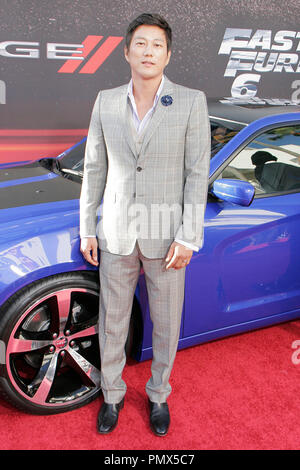 Sung Kang 05/21/2013 "Fast & Furious 6" Premiere an der Gibson Amphitheatre in Universal City, CA Foto von kazuki Hirata/HNW/PictureLux Stockfoto