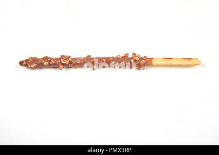 Biscuit Stick mit Schokolade und Mandeln auf weißem Hintergrund. Stockfoto