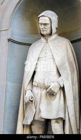 Statue von Giotto di Bondone, einem berühmten 13. Jahrhundert italienischen Maler und Architekt aus Florenz, in Florenz, Italien. Stockfoto