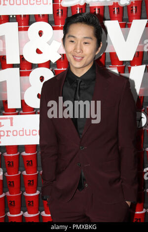 Justin Chon bei der Premiere der Relativitätstheorie Medien von "21 und Mehr". Ankunft an der Westwood Village Theater in Los Angeles, CA, 21. Februar 2013 statt. Foto: Richard Chavez/PictureLux Stockfoto