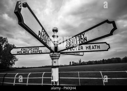 Cheshire Finger Post-Schild Stockfoto