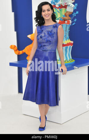 Katy Perry bei "Die Schlümpfe 2" Los Angeles Premiere gehalten am Regency Dorf Theater in Westwood, CA. Die Veranstaltung fand am Sonntag, 28. Juli 2013 statt. Foto von PRPP PRPP/PictureLux Datei Referenz # 32051 114 PRPP 01 nur für redaktionelle Verwendung - Alle Rechte vorbehalten Stockfoto