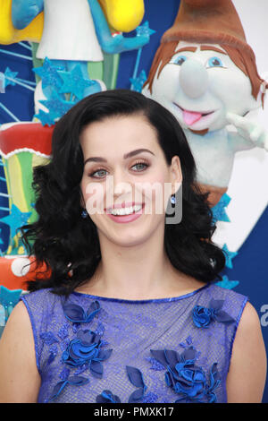 Katy Perry 07/27/2013 "Die Schlümpfe 2" Los Angeles Premiere im Regency Dorf Theater in Los Angeles, CA Foto von Izumi Hasegawa/HNW/PictureLux gehalten Stockfoto