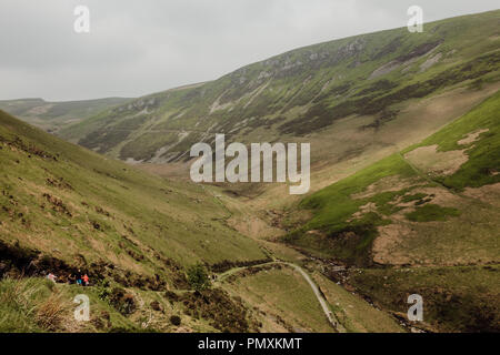 Wandern die Landschaft durch Pistyll Rhaeadr Wasserfall im Norden von Wales Stockfoto