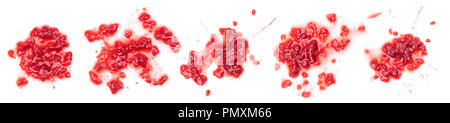 Zertrümmerte Himbeeren isoliert auf weißem Stockfoto