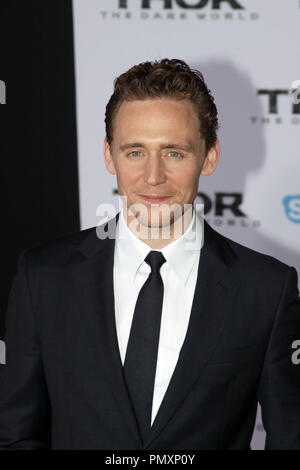 Tom Hiddleston an der US-amerikanischen Premiere von Marvel 'Thor: Die dunkle Welt'. Ankünfte am El Capitan Theatre in Hollywood, CA, November 4, 2013 statt. Foto: Richard Chavez/PictureLux Datei Referenz # 32172 114 RAC nur für redaktionelle Verwendung - Alle Rechte vorbehalten Stockfoto