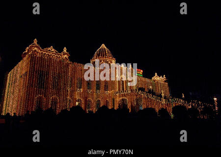 Dhaka, Bangladesch - November 29, 2008: in der Nacht Blick auf Ahsan manzil. Ahsan Manzil war die offizielle Residenz und Sitz des Nawab von Dhaka Stockfoto