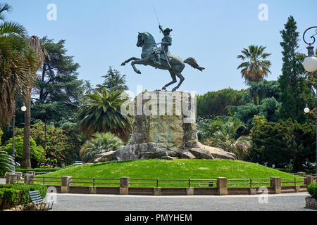 Pisa/Toskana/Italien/Mai 2018: die Statue von Giuseppe Garibaldi in La Spezia, Italien. Giuseppe Garibaldi war ein italienischer General und Politiker, der Pla Stockfoto