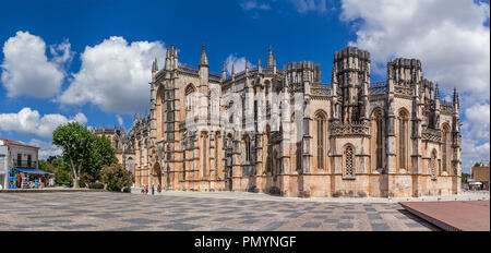 Batalha, Portugal - 17. Juli 2017: Kloster von Batalha aka Kloster Santa Maria da Vitoria. Blick auf die capelas Imperfeitas (unvollendete Kapellen). Stockfoto