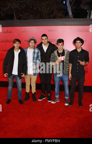 Die Janoskians 11/18/2013 "Der Hunger Games: Feuer fangen" Premiere im Nokia Theatre L.A. Leben in Los Angeles, CA Foto von kazuki Hirata/HNW/PictureLux Stockfoto