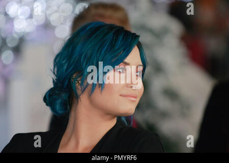 Demi Lovato bei der Weltpremiere von Walt Disney Animation Studios' "eingefroren". Ankünfte am El Capitan Theatre in Hollywood, CA, November 19, 2013 statt. Foto von Joe Martinez/PictureLux Stockfoto
