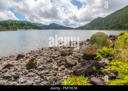 Shoreline Bank von See fogo Sao Miguel Azoren vulkanischen Krater Stockfoto