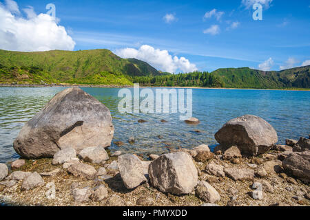 Shoreline Bank von See fogo Sao Miguel Azoren vulkanischen Krater Stockfoto