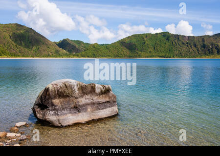 Shoreline Bank von See fogo Sao Miguel Azoren vulkanischen Krater Stockfoto