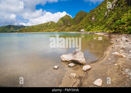 Shoreline Bank von See fogo Sao Miguel Azoren vulkanischen Krater Stockfoto