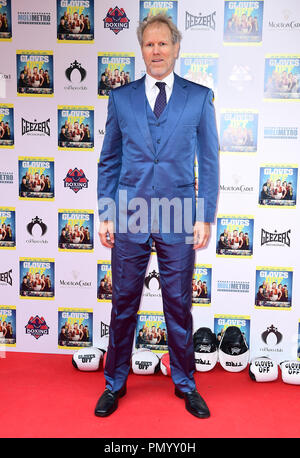 Greg Orvis die Teilnahme an der Premiere von Handschuhe im Prince Charles Cinema, London. Stockfoto