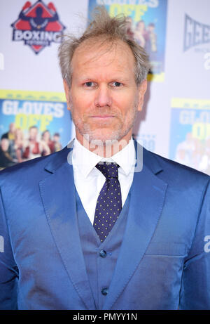 Greg Orvis die Teilnahme an der Premiere von Handschuhe im Prince Charles Cinema, London. Stockfoto