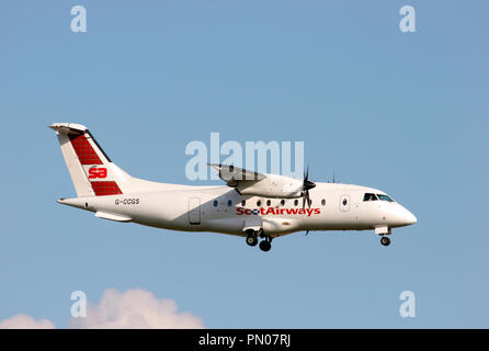 Scot Airways Fairchild Dornier 328-110 Flugzeug Landung am Flughafen London Stansted. Stockfoto