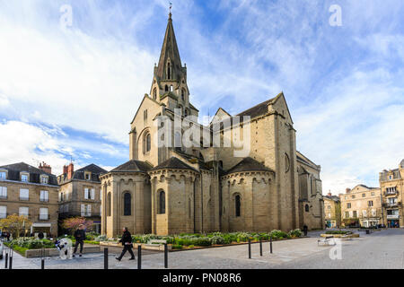 Frankreich, Correze, Brive la Gaillarde, Saint Martin Stiftskirche, Place Charles de Gaulle // Frankreich, Corrèze (19), Brive-la-Gaillarde, collégiale S Stockfoto