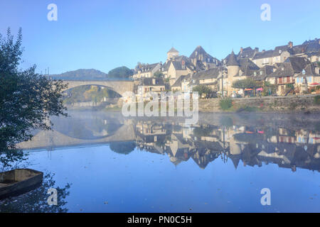 Frankreich, Correze, Tal der Dordogne, Limousin, Dordogne und der Pont de la Republique // Frankreich, Corrèze (19), Vallée de la Dordogne, Limousin, La Stockfoto