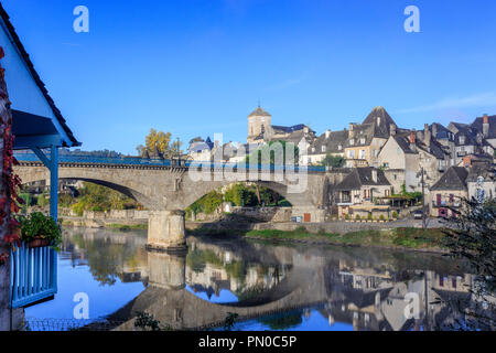 Frankreich, Correze, Tal der Dordogne, Limousin, Dordogne und der Pont de la Republique // Frankreich, Corrèze (19), Vallée de la Dordogne, Limousin, La Stockfoto