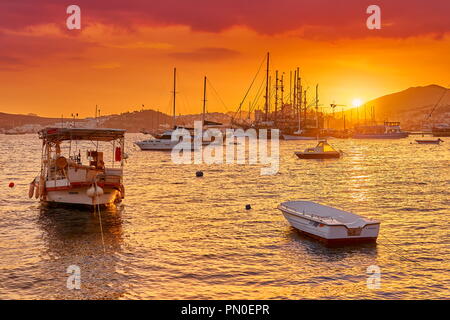 Marina bei Sonnenuntergang, Bodrum, Türkei Stockfoto