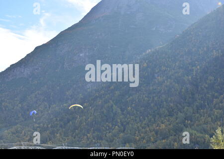 Fliegen über Knik River Stockfoto