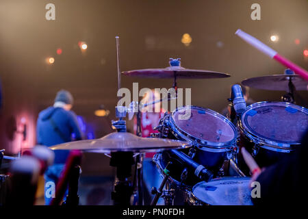 TORONTO, KANADA - 12. FEBRUAR 2018: GRATEFUL DEAD COVER BAND 'MARS HOTEL' FÜHRT BEI JAKE'S SAMMLUNG TRIBUTE EVENT. Stockfoto