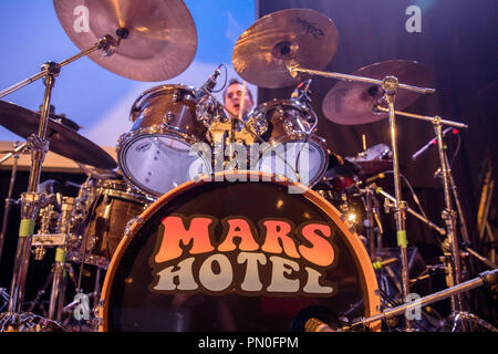 TORONTO, KANADA - 12. FEBRUAR 2018: GRATEFUL DEAD COVER BAND 'MARS HOTEL' FÜHRT BEI JAKE'S SAMMLUNG TRIBUTE EVENT. Stockfoto