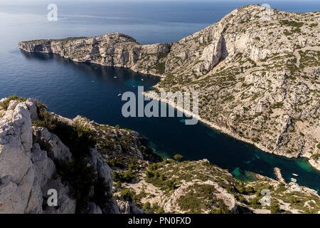 Luftaufnahme von landschaftlich reizvollen Calanque de Sugiton, Marseille, Frankreich Stockfoto