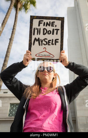 Demonstrant mit pro-choice-Zeichen an Frauen März in Los Angeles im Jahre 2017. Stockfoto