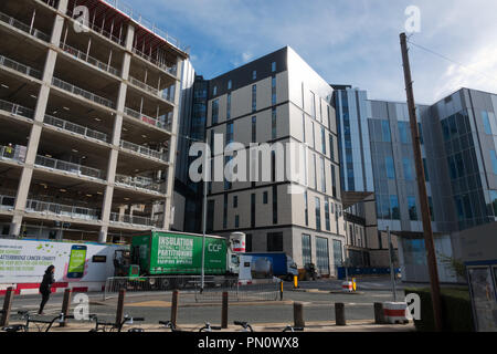 Die neuen Clatterbridge Cancer Center Liverpool wird neben der neuen Royal Liverpool University Hospital errichtet. Stockfoto