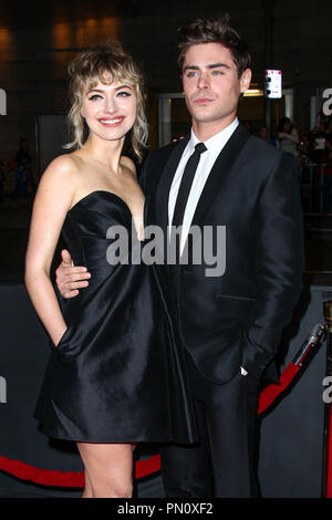 Imogen Poots und Zac Efron kommt bei der Premiere von Focus Features'', die unbeholfenen Moment" im Regal Cinemas L.A. Live am 27. Januar 2014 in Los Angeles, Kalifornien. Foto von Eden Ari/PRPP/PictureLux Datei Referenz # 32228 049 PRPPEA nur für redaktionelle Verwendung - Alle Rechte vorbehalten Stockfoto