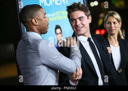 Michael B. Jordanien und Zac Efron kommt bei der Premiere von Focus Features'', die unbeholfenen Moment" im Regal Cinemas L.A. Live am 27. Januar 2014 in Los Angeles, Kalifornien. Foto von Eden Ari/PRPP/PictureLux Datei Referenz # 32228 067 PRPPEA nur für redaktionelle Verwendung - Alle Rechte vorbehalten Stockfoto