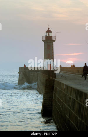 Der Leuchtturm in Foz do Douro. Oporto, Portugal Stockfoto