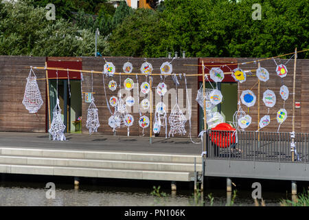 BERLIN - Juni 06, 2018: Kinderclub auf dem See. Bezirk Marzahn-Hellersdorf. Stockfoto