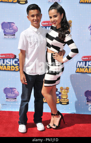 Becky G&Bruder Frankie 2014 Radio Disney Music Awards im Nokia Theatre L.A. Leben in Los Angeles, CA. Die Veranstaltung fand am Samstag, 26. April 2014. Foto von PRPP PRPP/PictureLux Datei Referenz # 32332 025 PRPP 01 nur für redaktionelle Verwendung - Alle Rechte vorbehalten Stockfoto
