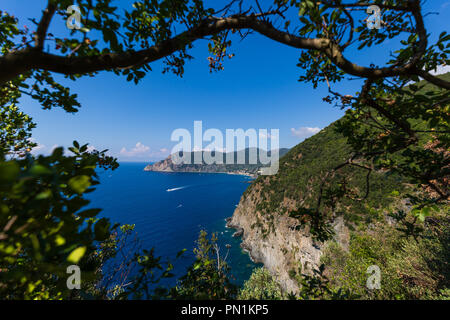 Wandern die Wanderwege in der Nationalpark von Cinque Terre, zwischen den 5 kleine Dörfer - ligury - Italien Stockfoto