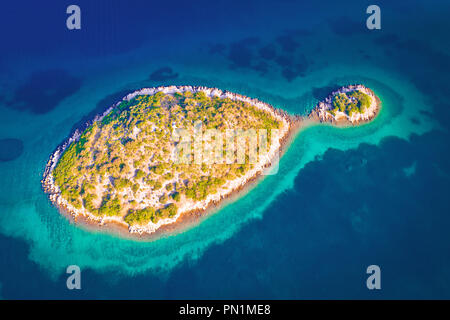 Einsame Insel im Mittelmeer Luftaufnahme, Zadar Kroatien Stockfoto