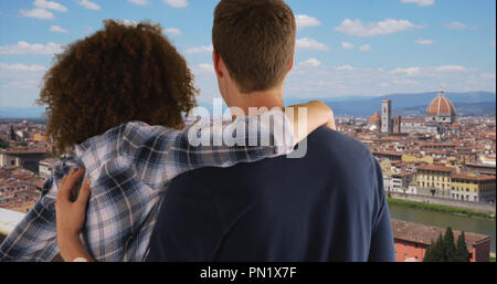 Tausendjährige Paar genießt man einen herrlichen Blick auf Florenz Italien Stockfoto